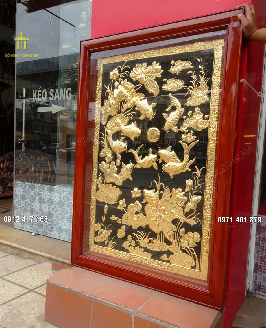 Ngo&agrave;i ra, bức tranh n&agrave;y c&ograve;n c&oacute; thể gi&uacute;p điều h&ograve;a sinh kh&iacute;, xua đuổi điềm giữ, vận xui, gi&uacute;p đem lại may mắn, sức khỏe, t&agrave;i lộc cho gia chủ